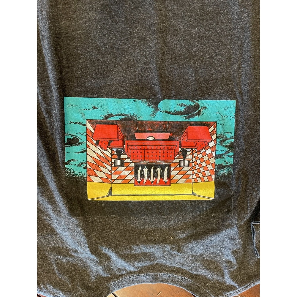 Vintage Urban Outfitters Surreal Weirdcore Graphic Tee - Upside Down Room Art - Picture 6 of 6